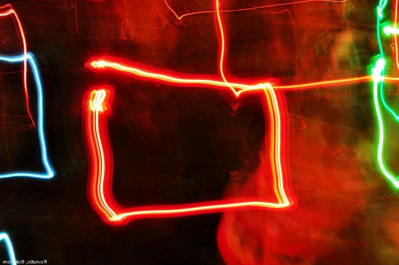 Установка праздничного освещения и иллюминации - хороший источник денег и клиентов