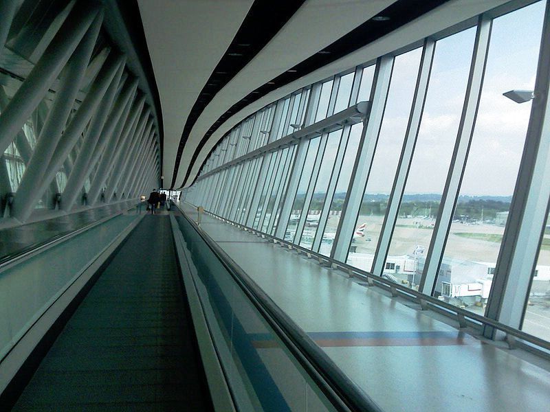 Путеводитель: ночью у аэропорта Гатвик