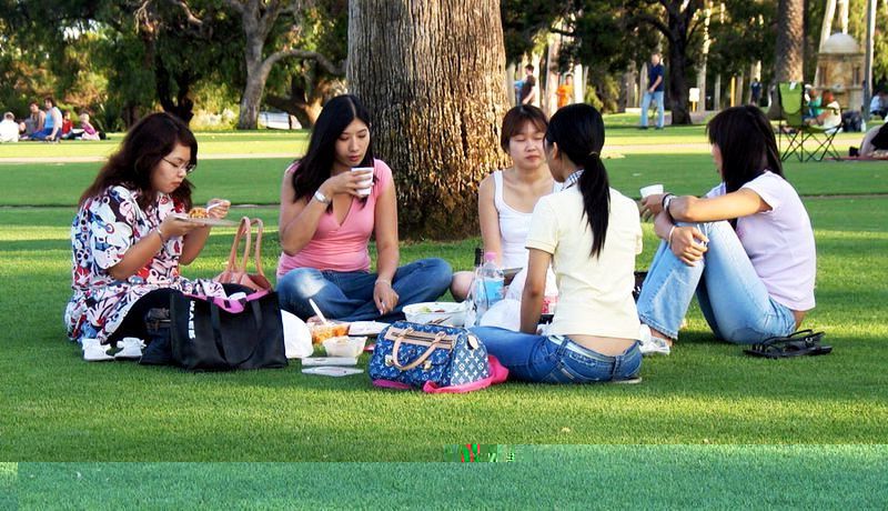 Как найти новых друзей на отдыхе