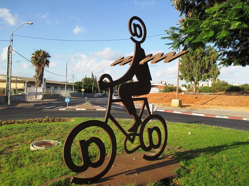 Почему туристы должны смотреть информацию в Интернете?